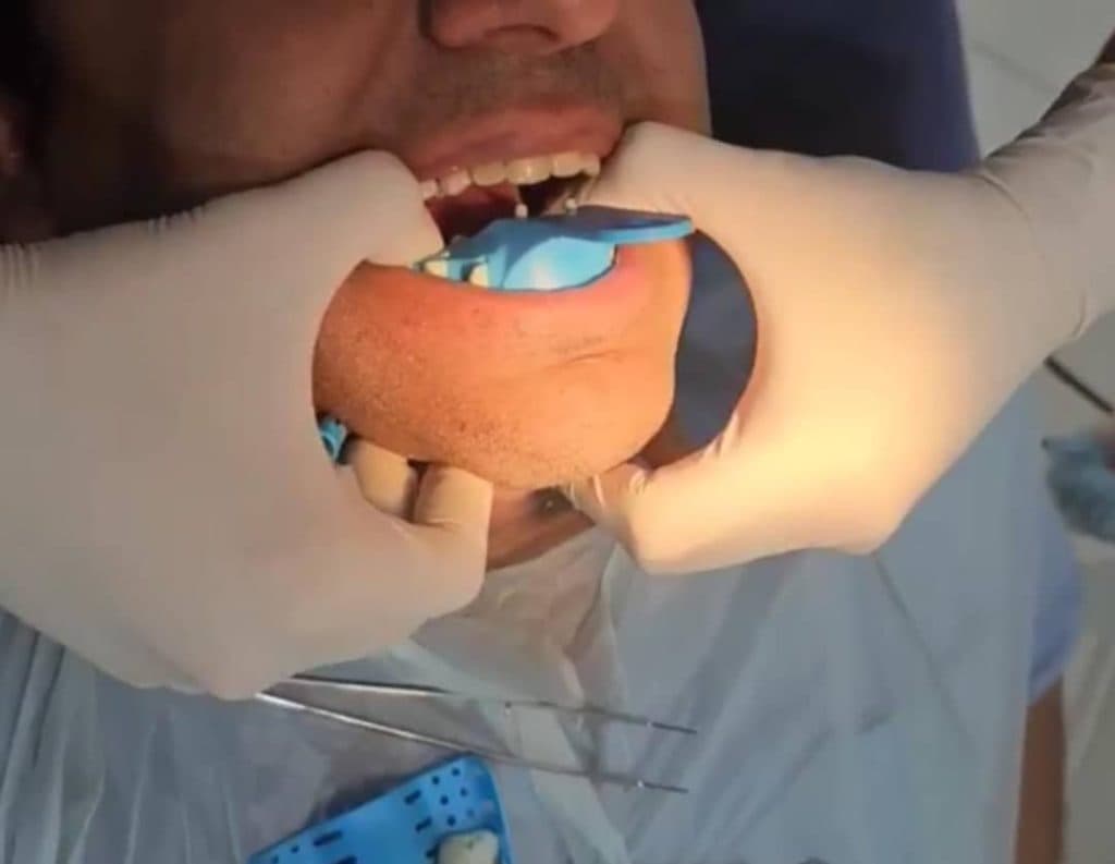 کلینیک دندانپزشکی دکتر محمد جوان در میدان بیدبلند بهبهان