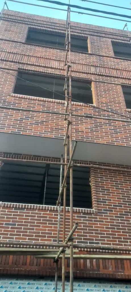 نمای ساختمان فرهمند در همدان