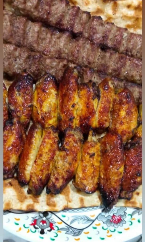 کافه رستوران مشهدی خوان هشتم در زرند کرمان