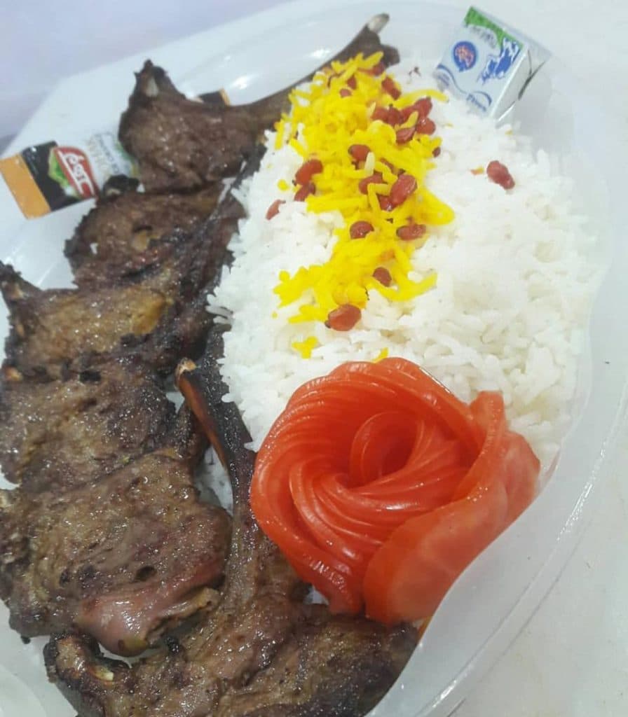 کافه رستوران مشهدی خوان هشتم در زرند کرمان