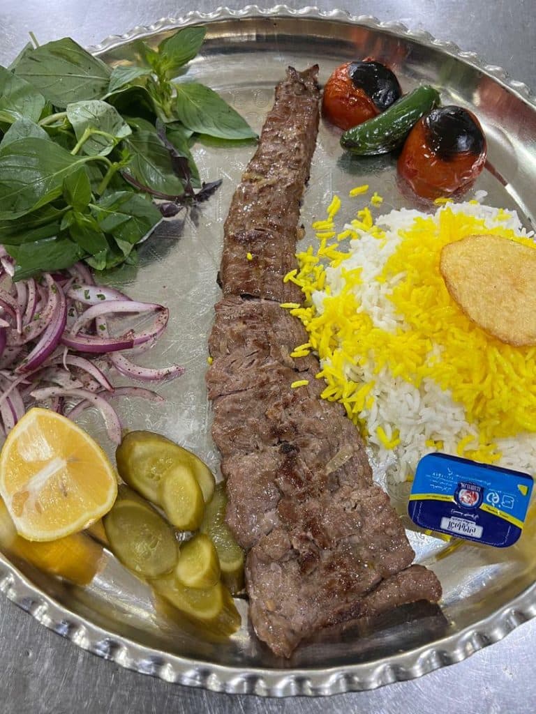 رستوران داریوش در شعبه اول پردیس