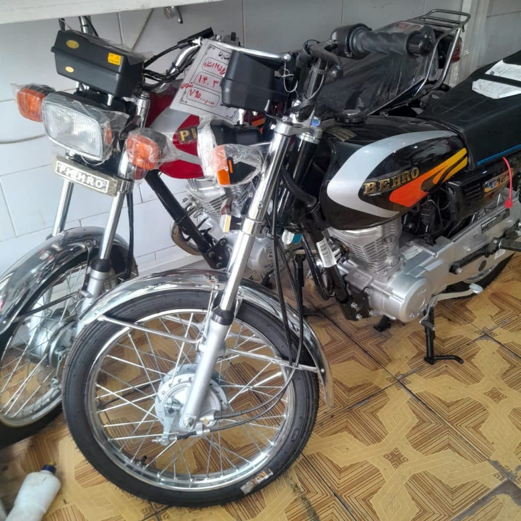 فروشگاه موتور سیکلت رضا در رهنان اصفهان