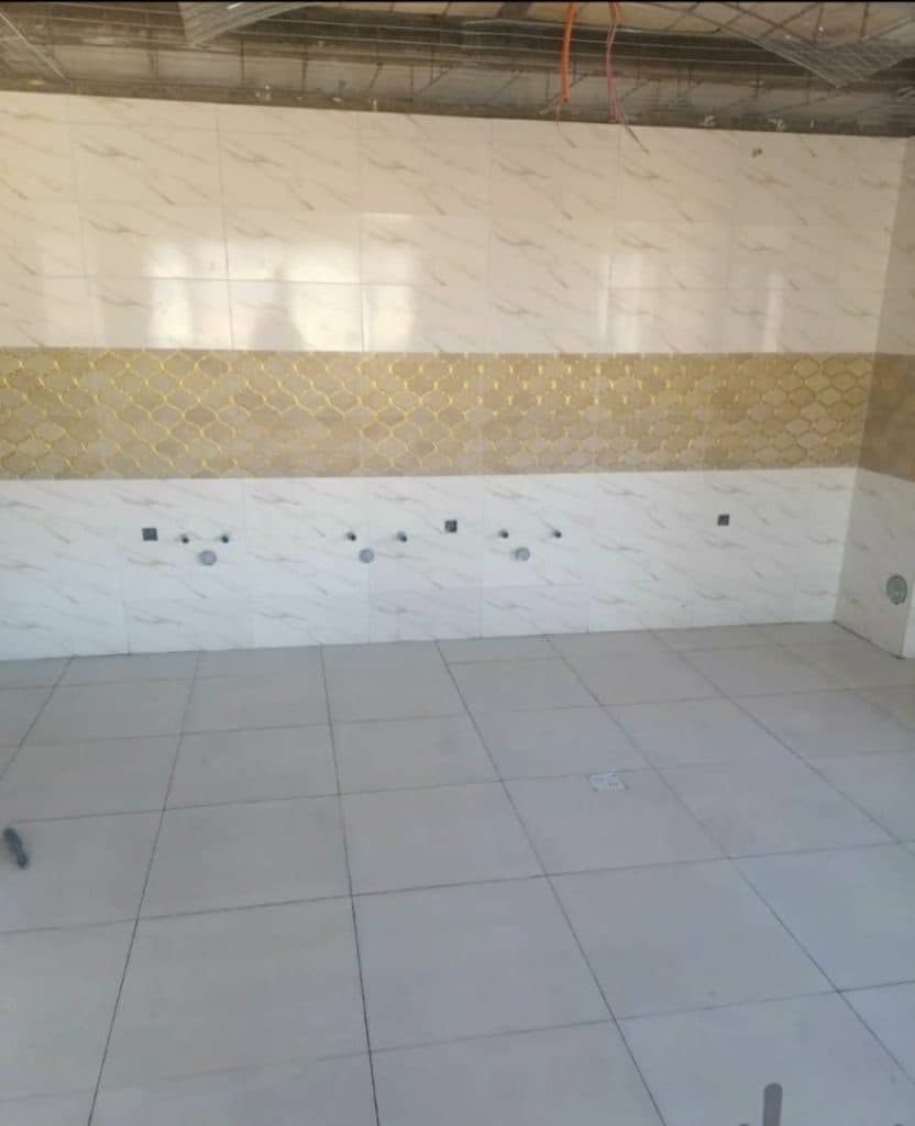 کاشی کاری وحید در تاکستان