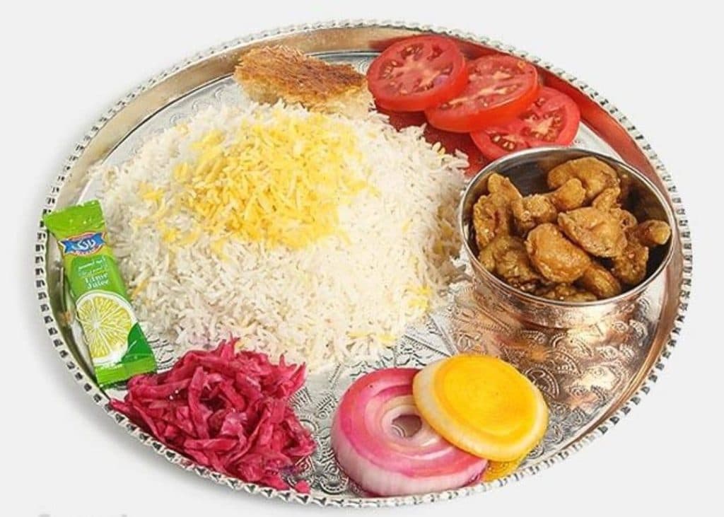 مجموعه غذایی هیوا در پل هجرت شیراز