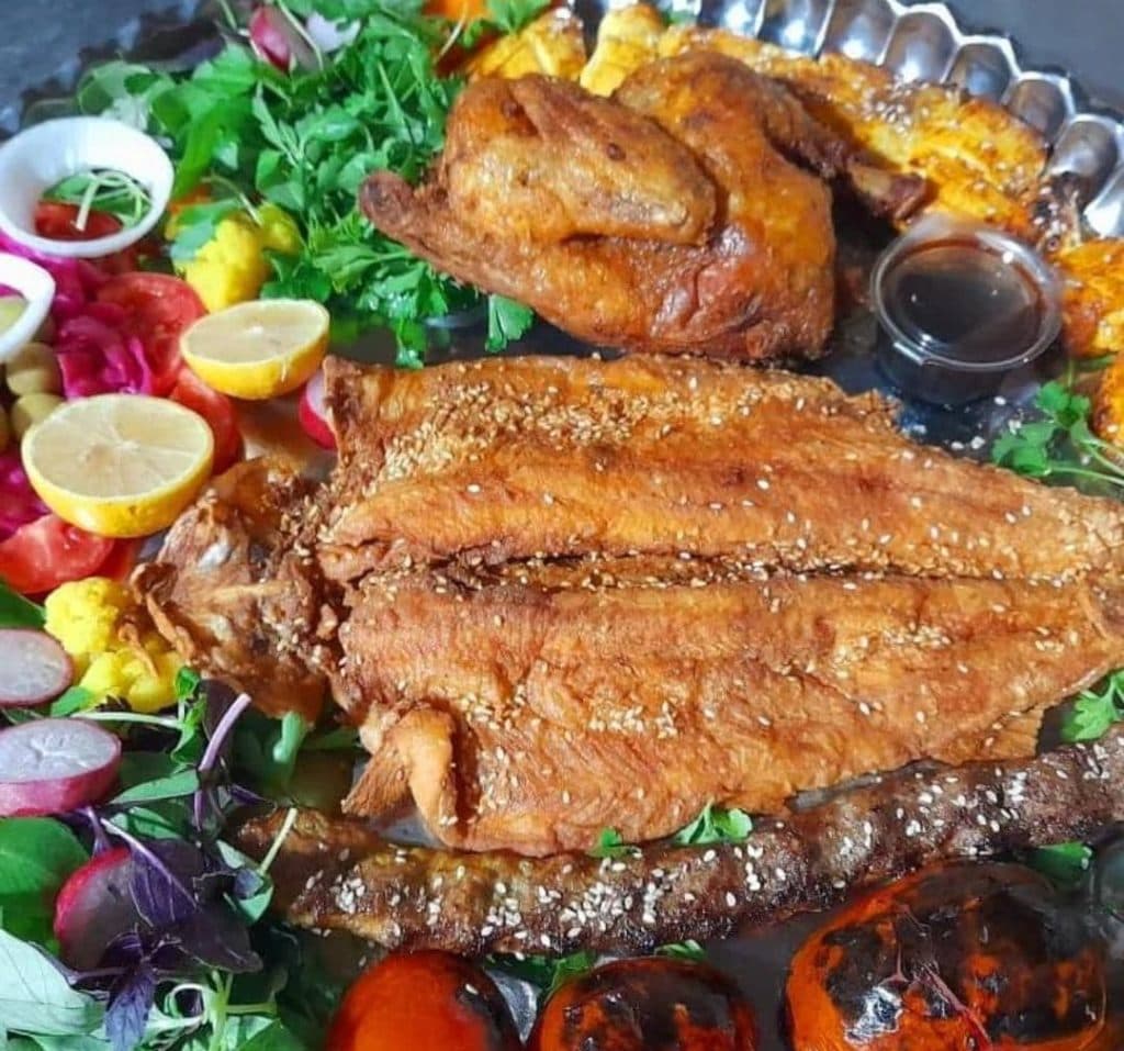 باغ رستوران دورهمی در اصفهان