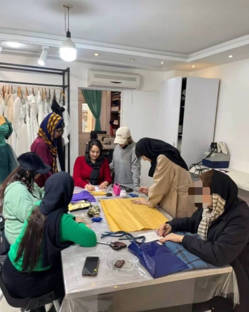 آموزشگاه خیاطی بهارنگ در رشت