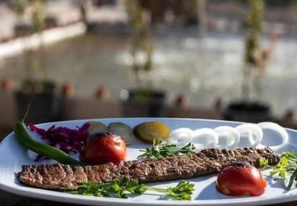 رستوران دیگ و بقچه در شاهرود
