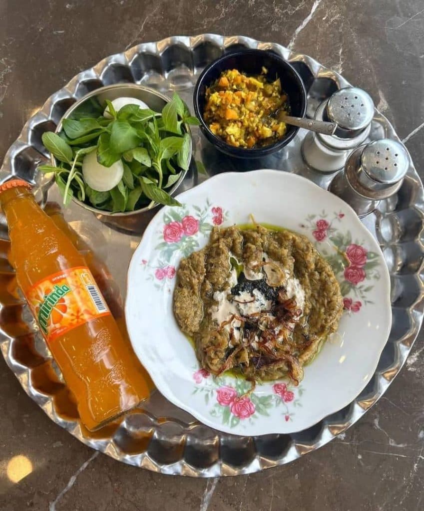 کافه صبحانه اردیبهشت در مشهد