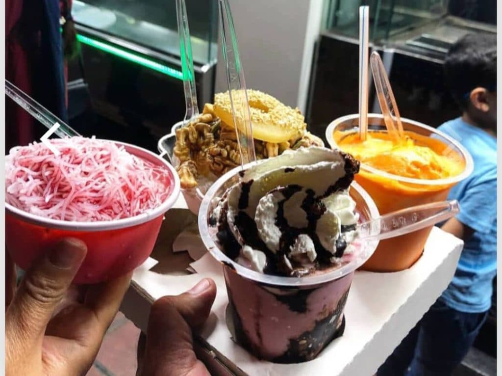 آبمیوه بستنی خان دایی در شهرضا