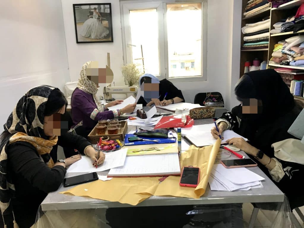 آموزشگاه خیاطی بهارنگ در رشت