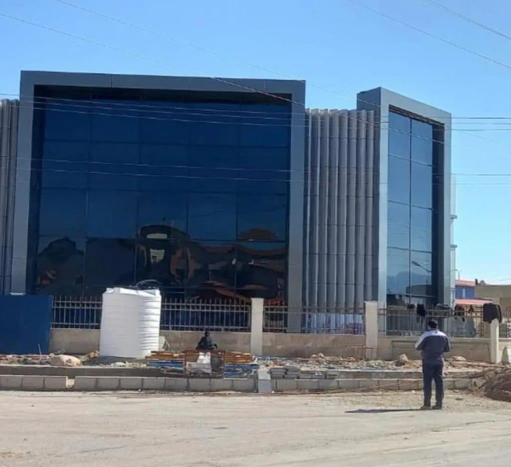 نمای کرتین وال ماهور در شیراز