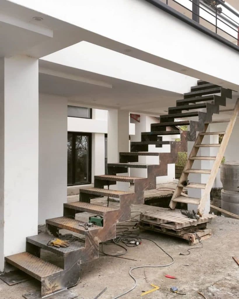 درب و پله فلزی صنایع فلزی زینگ در تنکابن