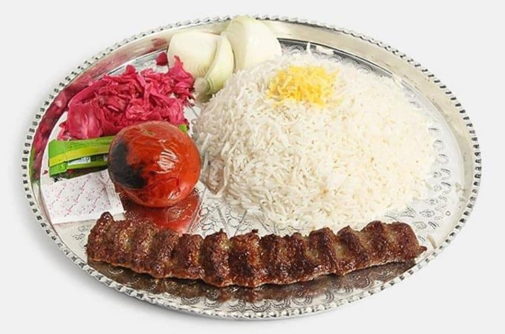 مجموعه غذایی هیوا در پل هجرت شیراز