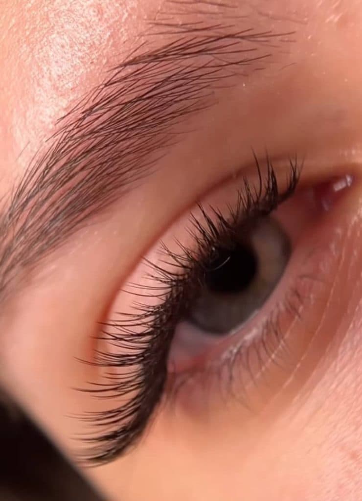 خدمات تخصصی اکستنشن مژه مریم محبی در الهیه تهران