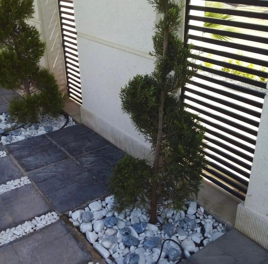 فروش قلوه سنگ سفید و مشکی رودخانه ای ادلی استون در کرج