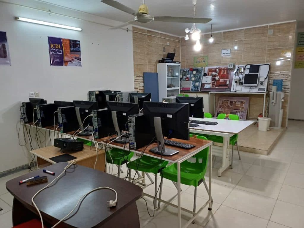 آموزشگاه فنی و حرفه ای گسترش در فاز 1 پادادشهر اهواز