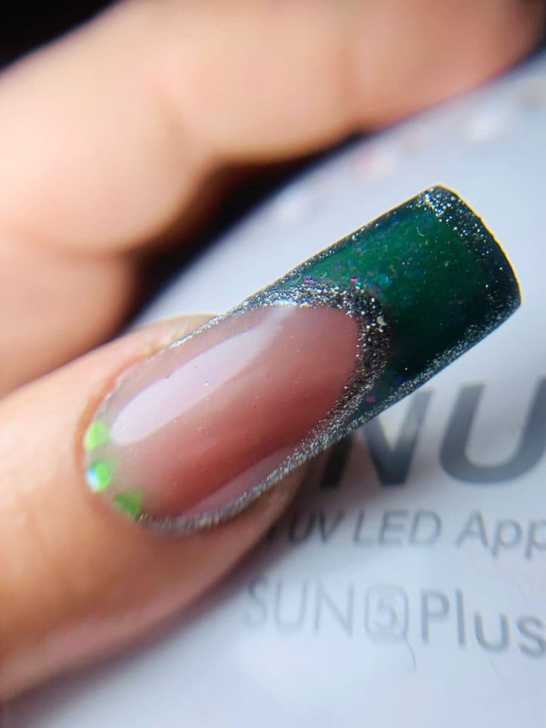 خدمات تخصصی ناخن مهسا اصغری در اعتمادیه زنجان