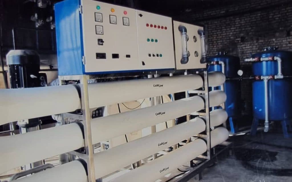 طراحی و ساخت دستگاه آب شیرین کن و پساب نوشین آب زنده رود در اهواز