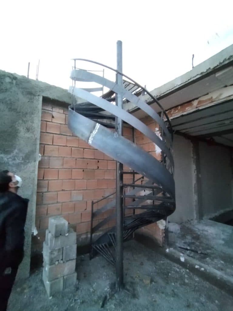 ساخت حفاظ آکاردئونی و فرفورژه حفاظ سازان مدرن منصوریان در کرج