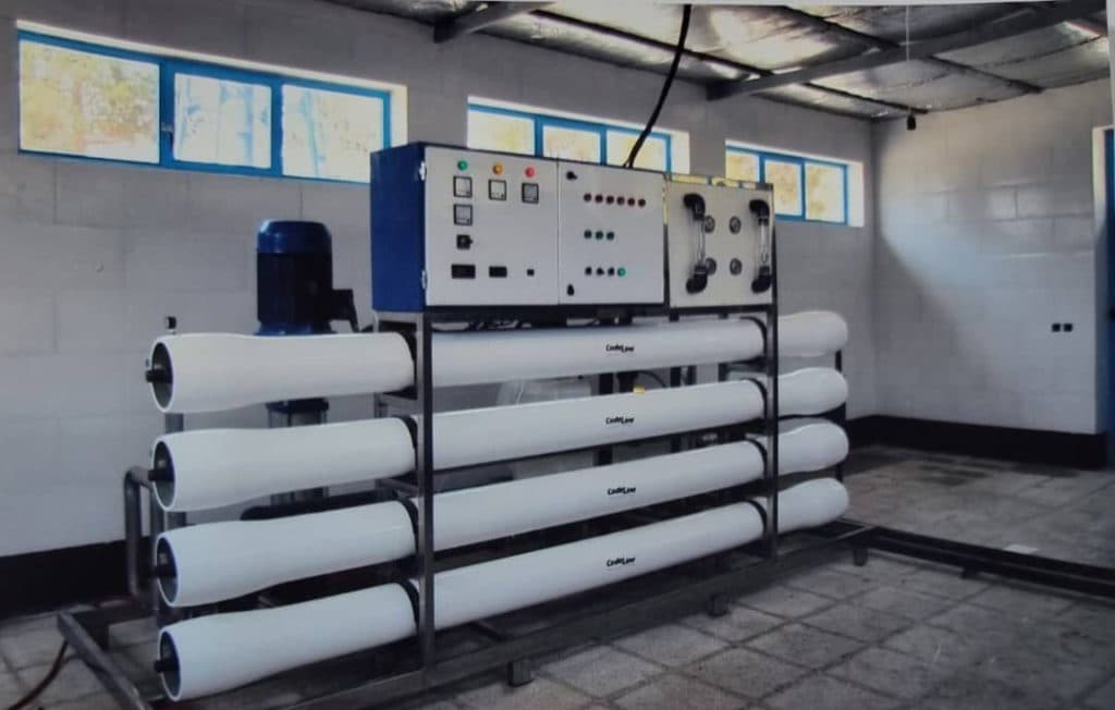 طراحی و ساخت دستگاه آب شیرین کن و پساب نوشین آب زنده رود در بندرعباس