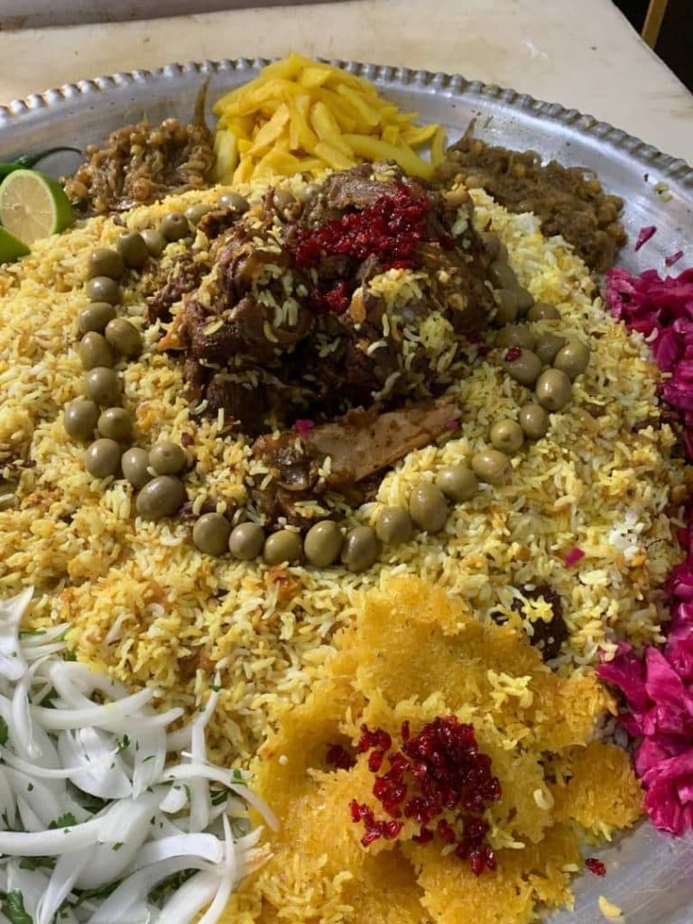 بیرون بر گلستان 4 در خیابان بسیج بندر گناوه