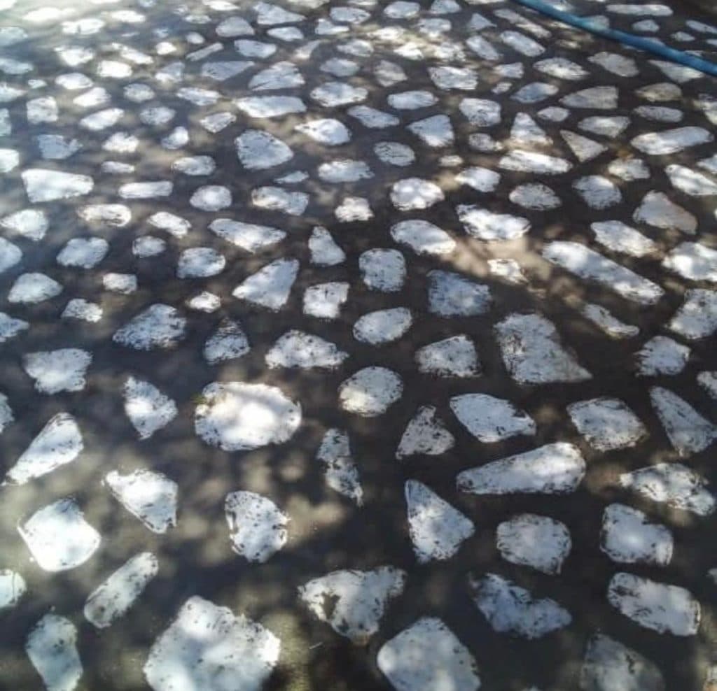 فروش قلوه سنگ سفید و مشکی رودخانه ای ادلی استون در کرج