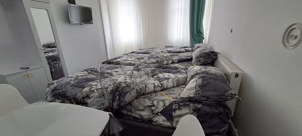 هتل آپارتمان آران در میدان ساعت تبریز