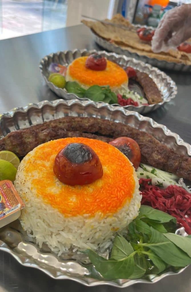 رستوران ریحون در رشتیان رشت