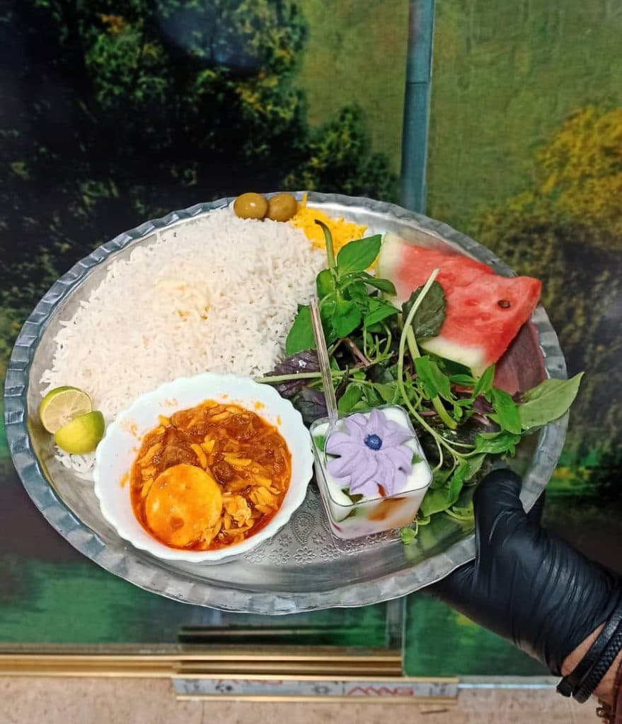 رستوران بهارستان در اردبیل