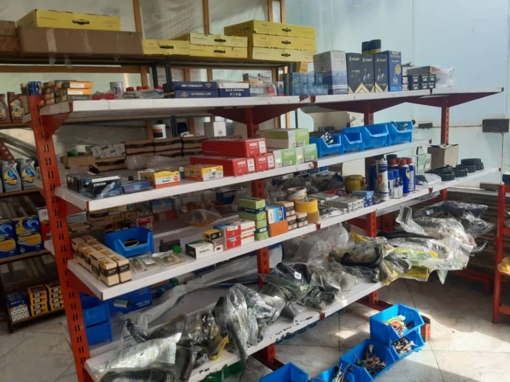 فروش لوازم یدکی استادکار در جاده چالوس