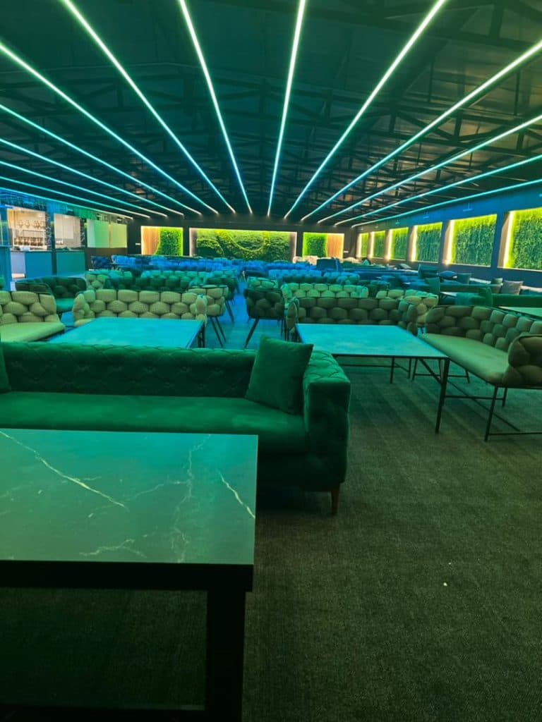 باغ رستوران لوکس درکه لانژ در مرق اصفهان