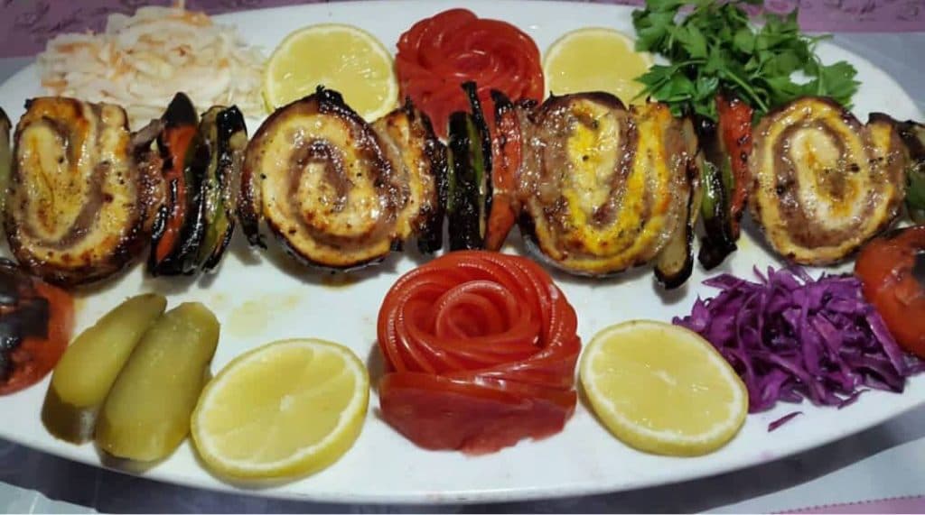 باغ رستوران ساحل همدان