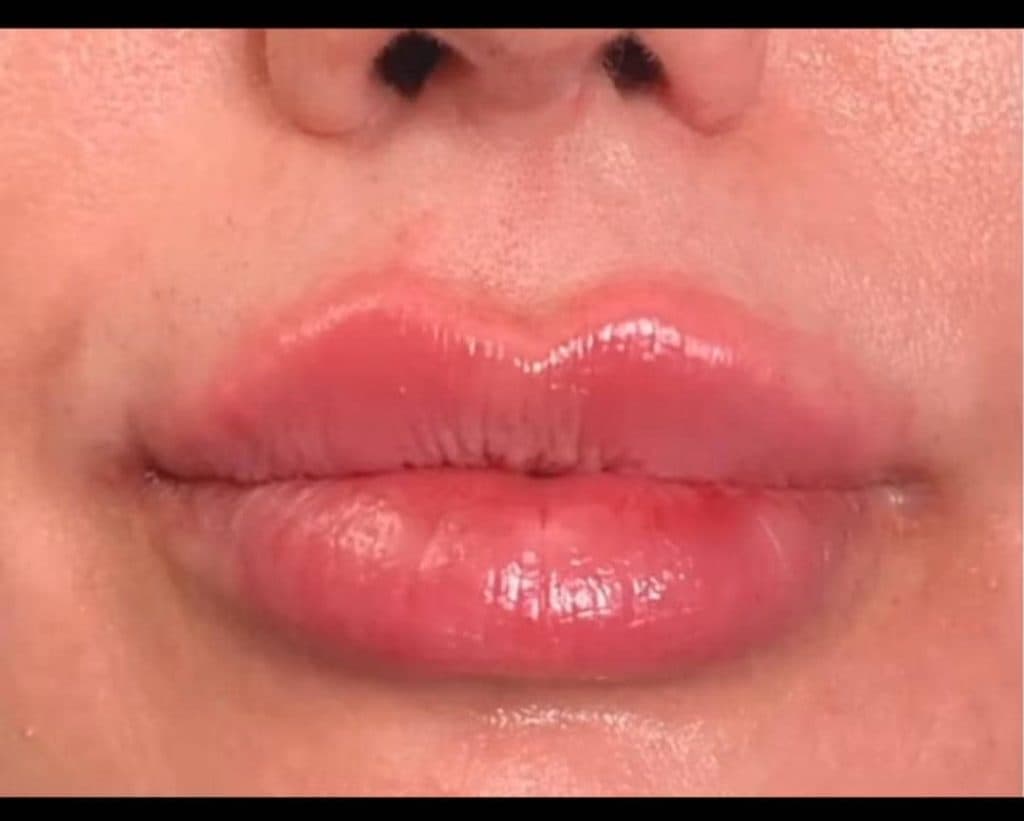 کلینیک زیبایی پوست و مو رویا صدیقی در تهران