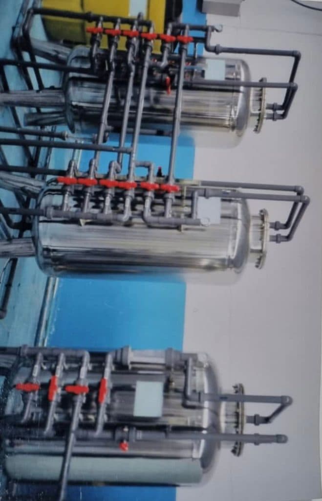 طراحی و ساخت سیستم های تصفیه آب و پساب نوشین آب زنده رود در یزد