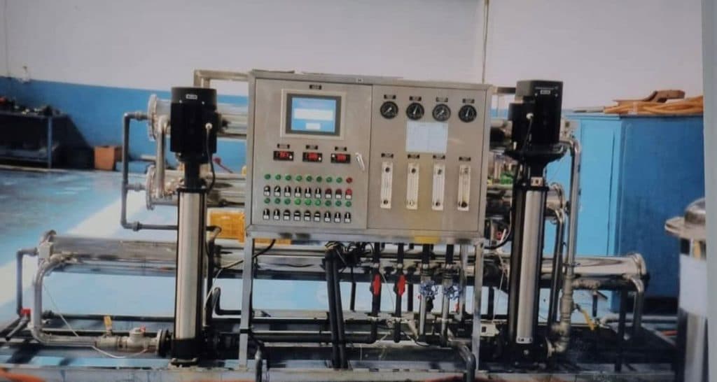 طراحی و ساخت سیستم های تصفیه آب و پساب نوشین آب زنده رود در یزد