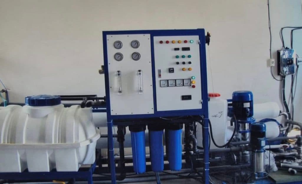 طراحی و ساخت سیستم های تصفیه آب و پساب نوشین آب زنده رود در یزد