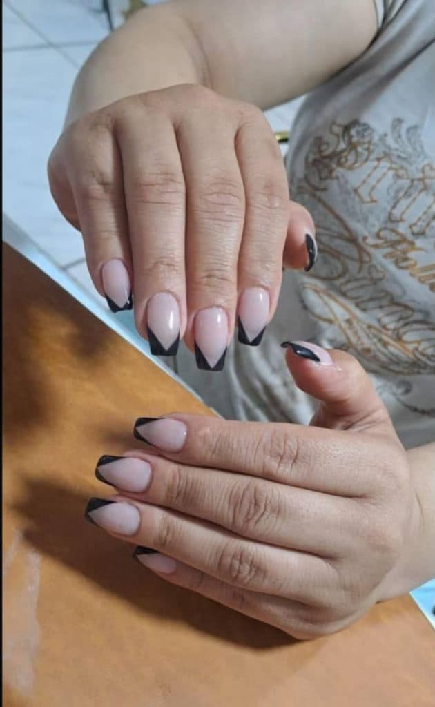 آموزش و خدمات کاشت ناخن نجفی در خوی