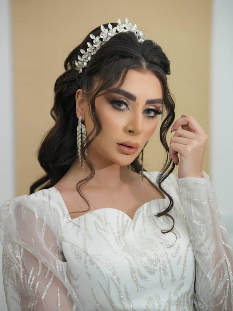 آموزشگاه تخصصی میکاپ و گریم عروس بانو خادمی در مشهد