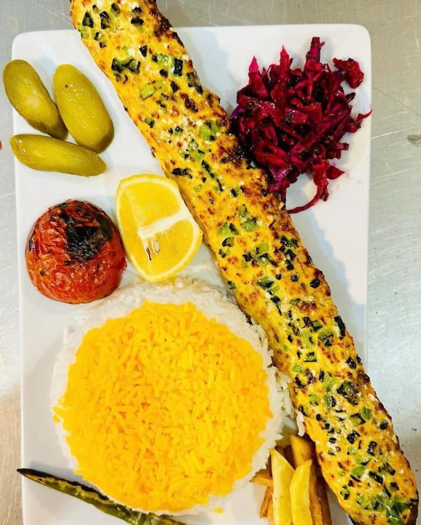 رستوران مهر و ماه در کیش