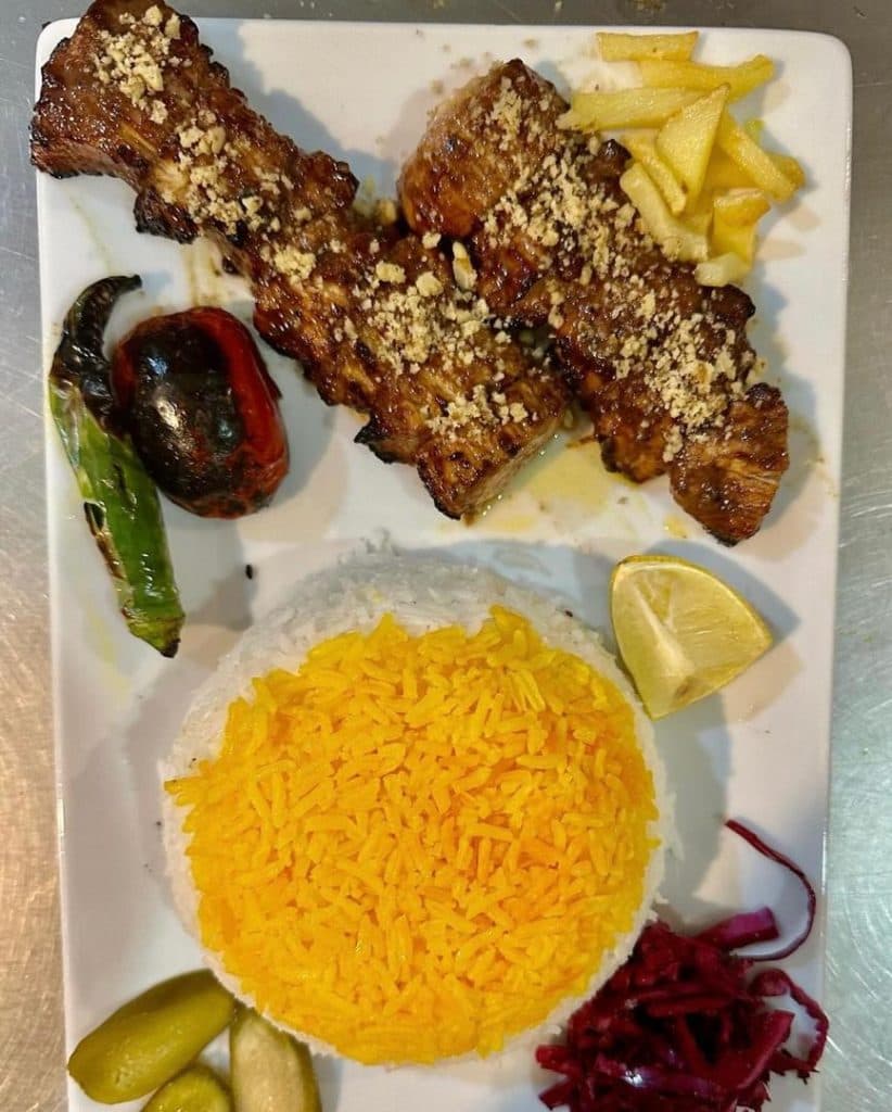 رستوران مهر و ماه در کیش