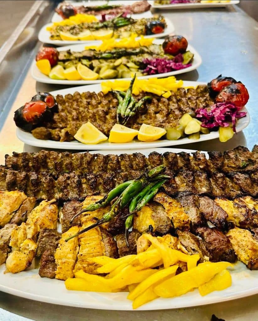 رستوران مهر و ماه در کیش