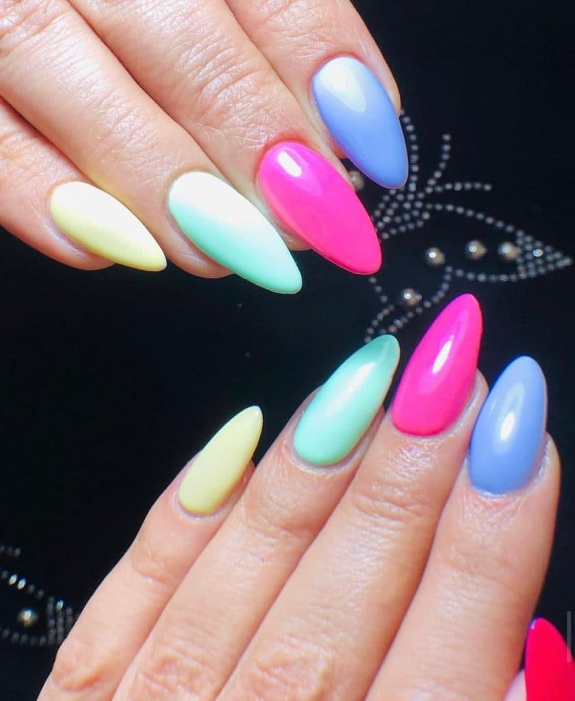 آموزشگاه و سالن زیبایی آیتن در شبستر