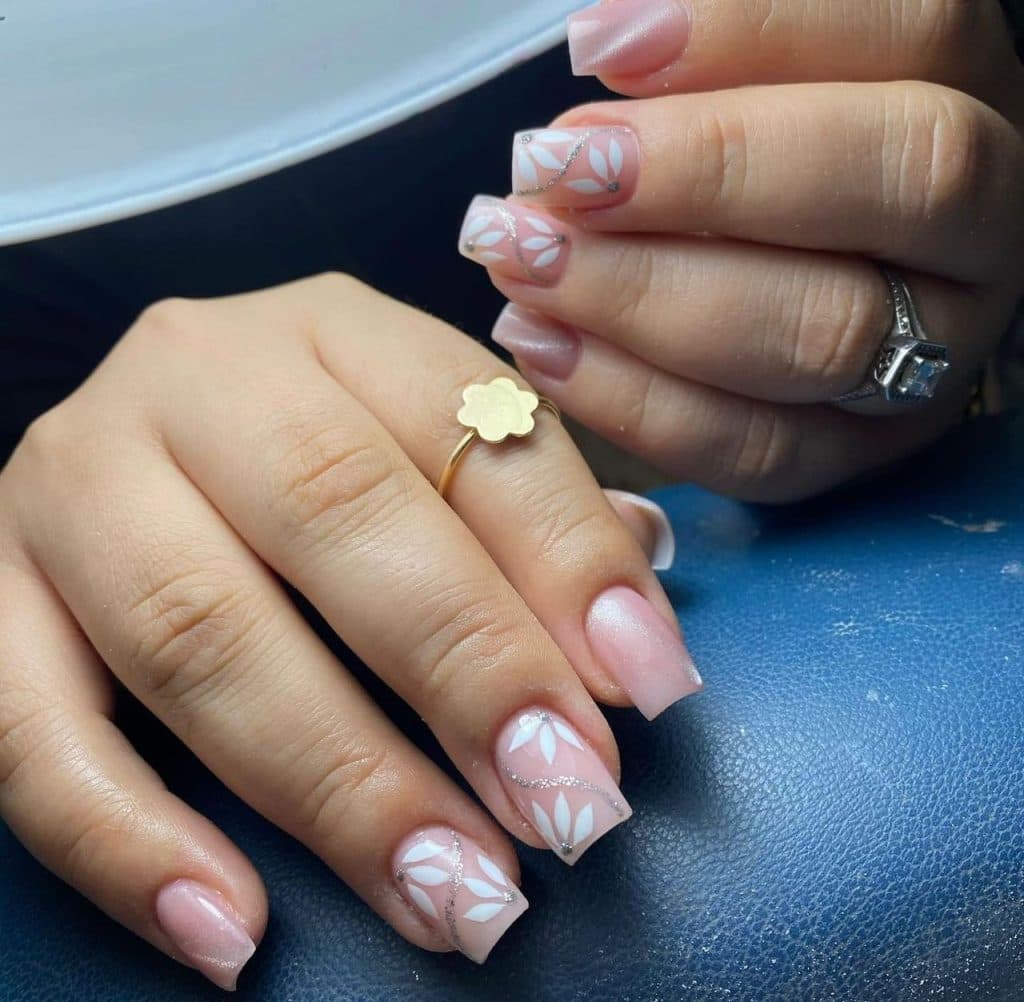 آموزش و خدمات کاشت ناخن مهیا ملکی در شبستر