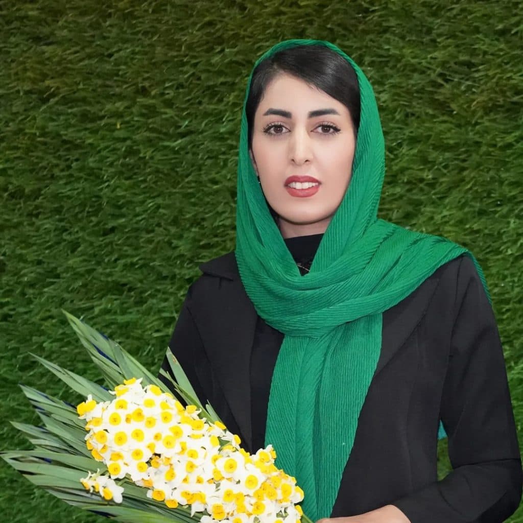 آموزش و خدمات تخصصی پاکسازی پوست و فیشال صورت سیما فاتحی در کامفیروز