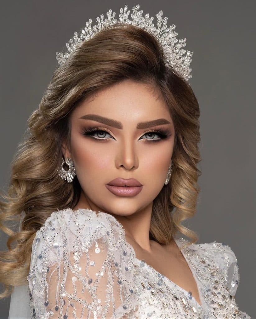 آموزش و خدمات تخصصی vip میکاپ عروس حنانه حسن پور در تبریز