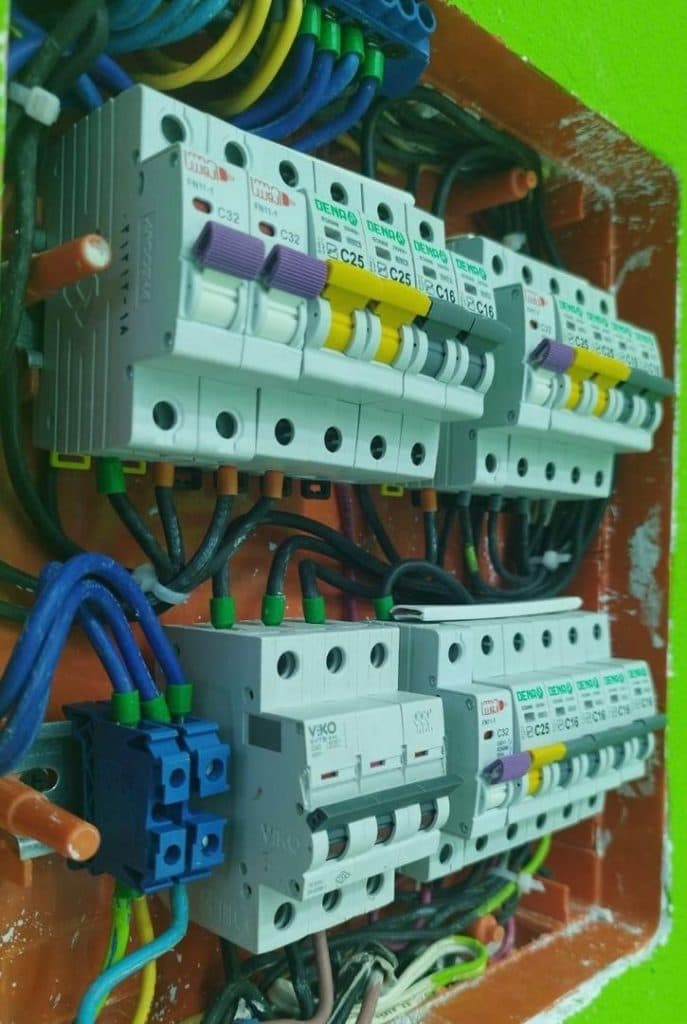 برقکاری ساختمان عدالت در بوشهر