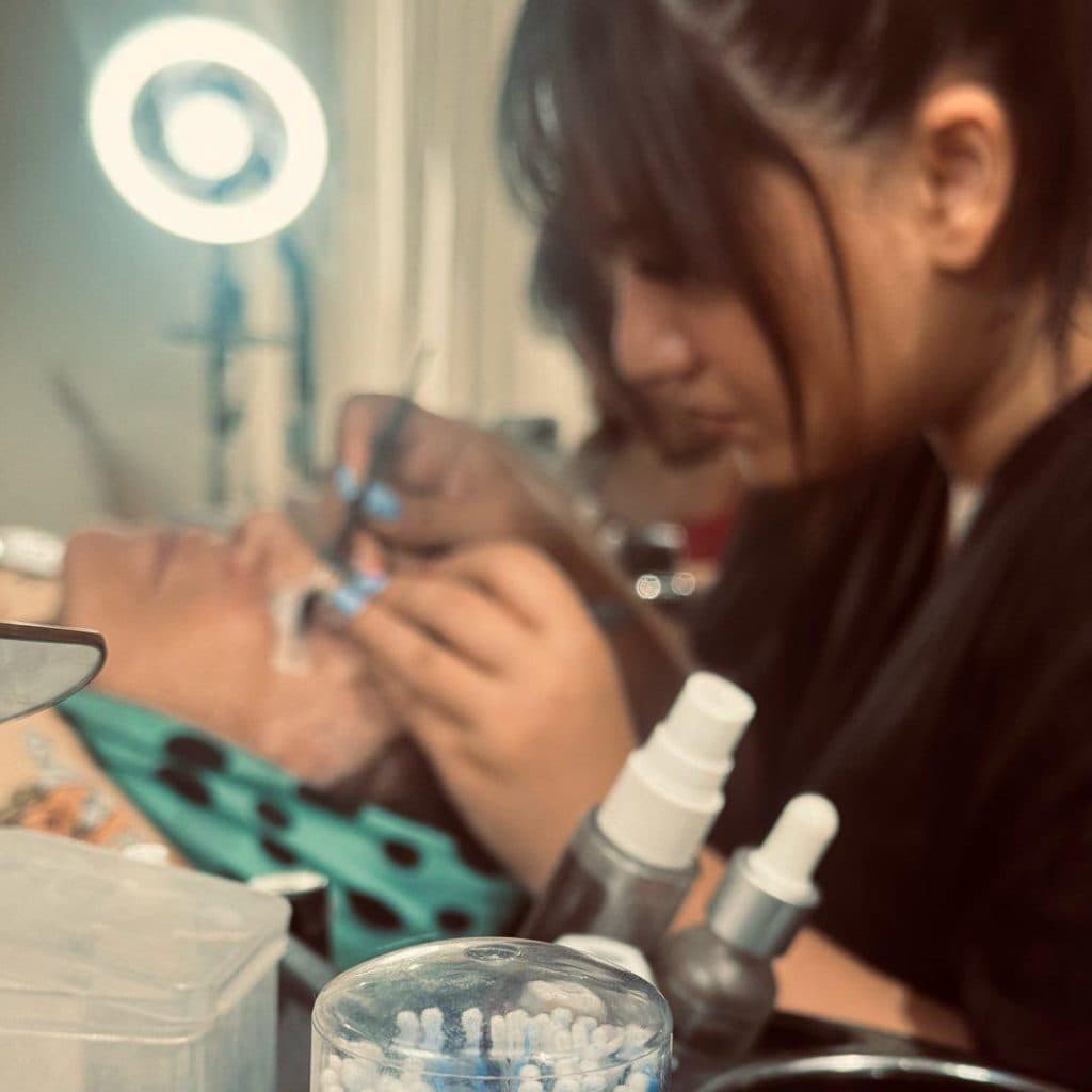 خدمات تخصصی اکستنشن مژه مینا بابایی در چهارراه گله محله بابل