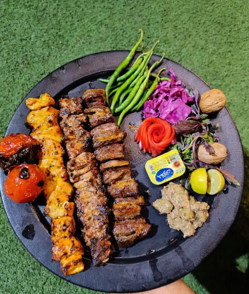 رستوران شف ایمان در لاهیجان