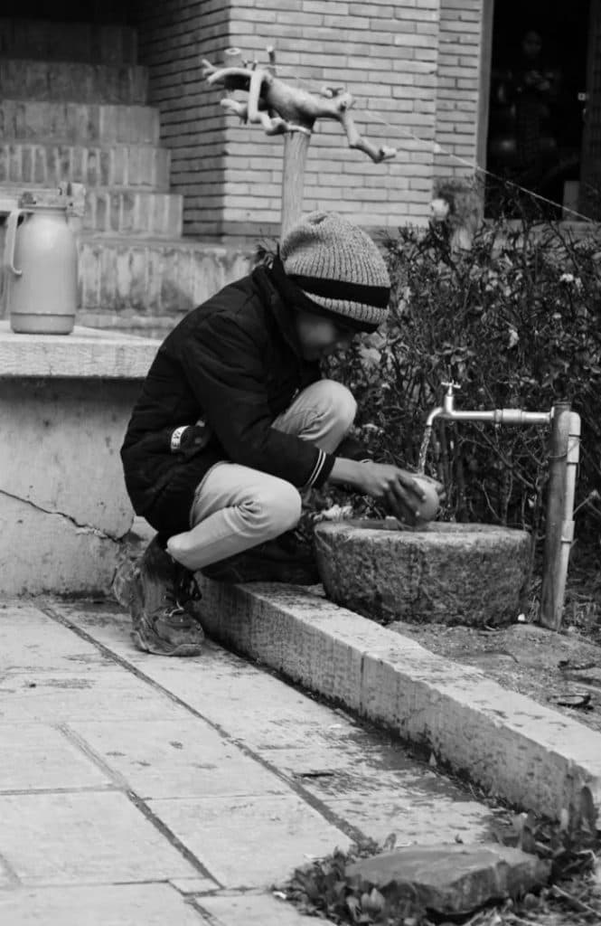 آموزشگاه آزاد فنی حرفه ای و هنرهای تجسمی آونگ در بردسیر