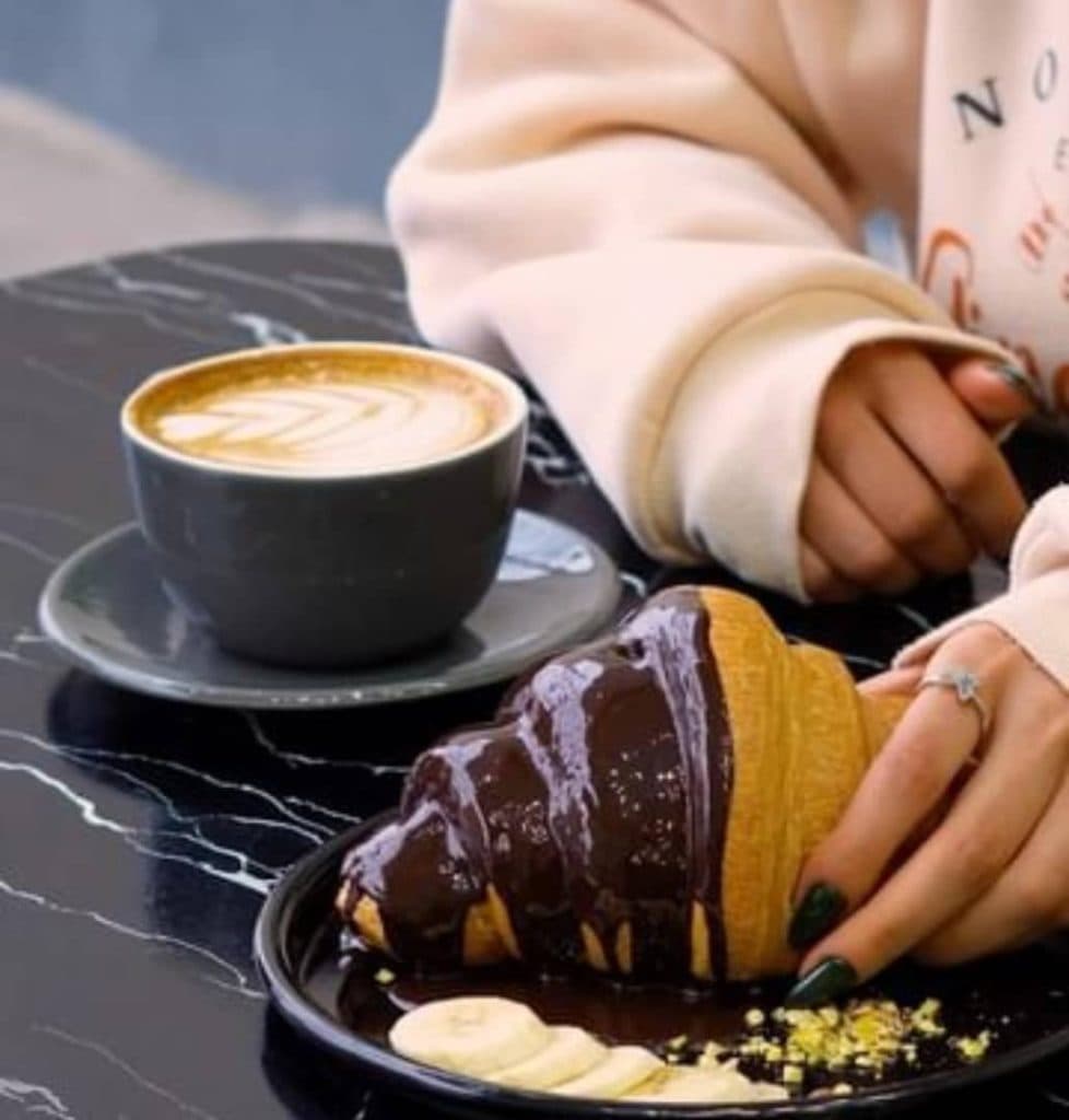 کافه آبمیوه به لیمو در میدان قرنی کرمان